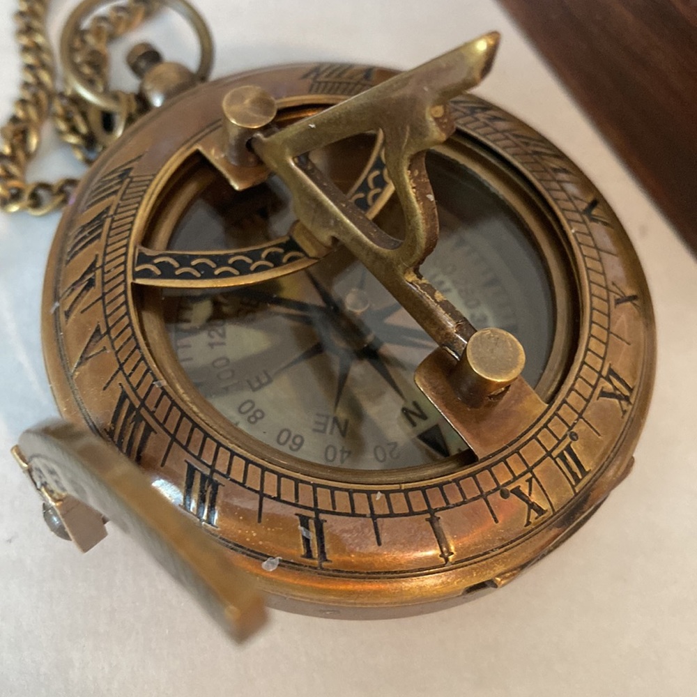 11:04 -  Rustic Brass Compass - Picture 5 of 13